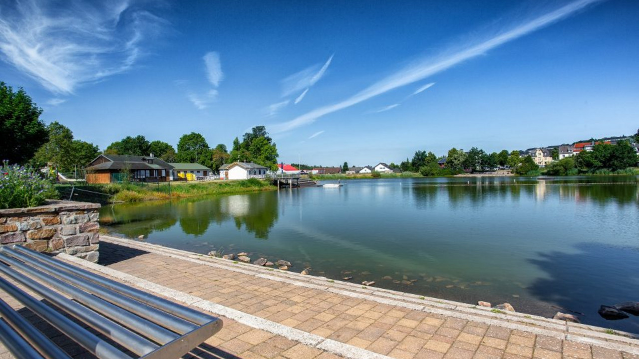 Ein sonniger Tag am Weiher