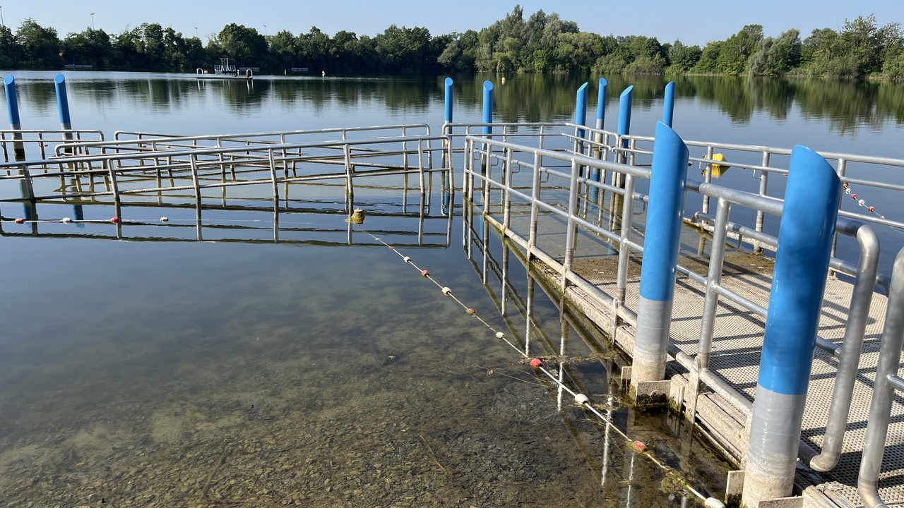 Badesee mit barrierefreiem Steg