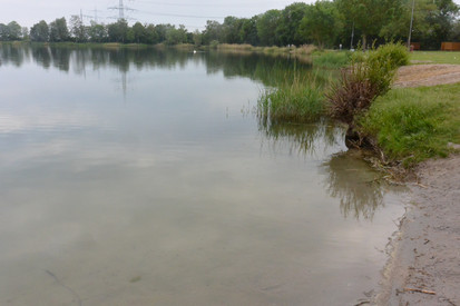 Blick am Ufer entlang