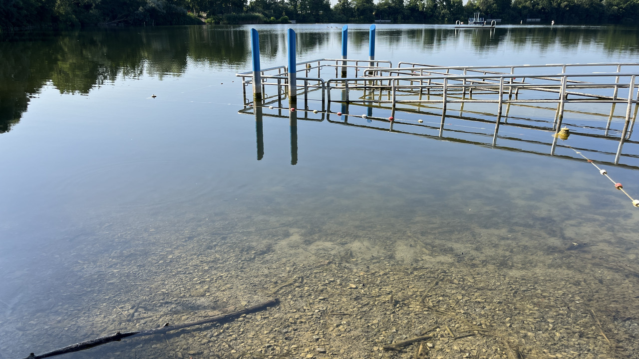Badesee mit barrierefreiem Steg